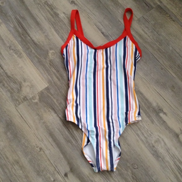 Splendid One Piece - Picture 3 of 6